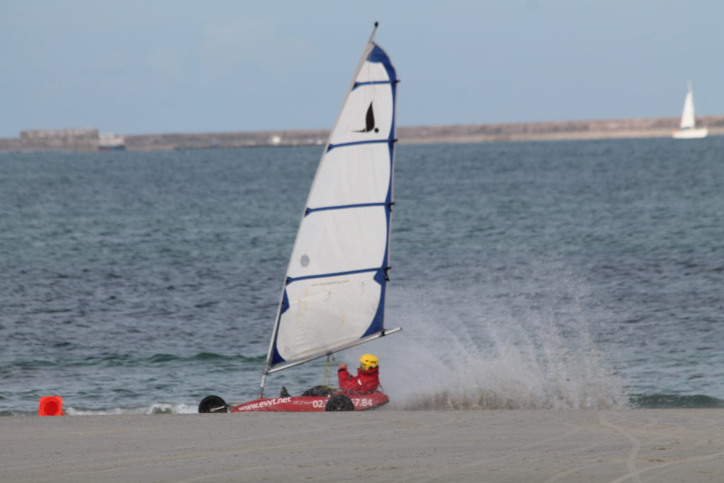 EVVT-ecole-voile-et-vent-tourlaville-char-a-voile-2016 EVVT-ecole-voile-et-vent-tourlaville-char-a-voile-2016